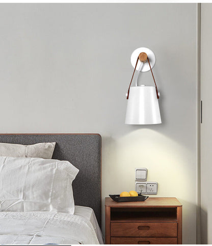 HoutArm - Wall lamp with iron lampshade and wooden arm 