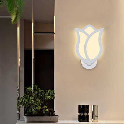 RoséGlow - Modern LED wall lamp in creative rose design