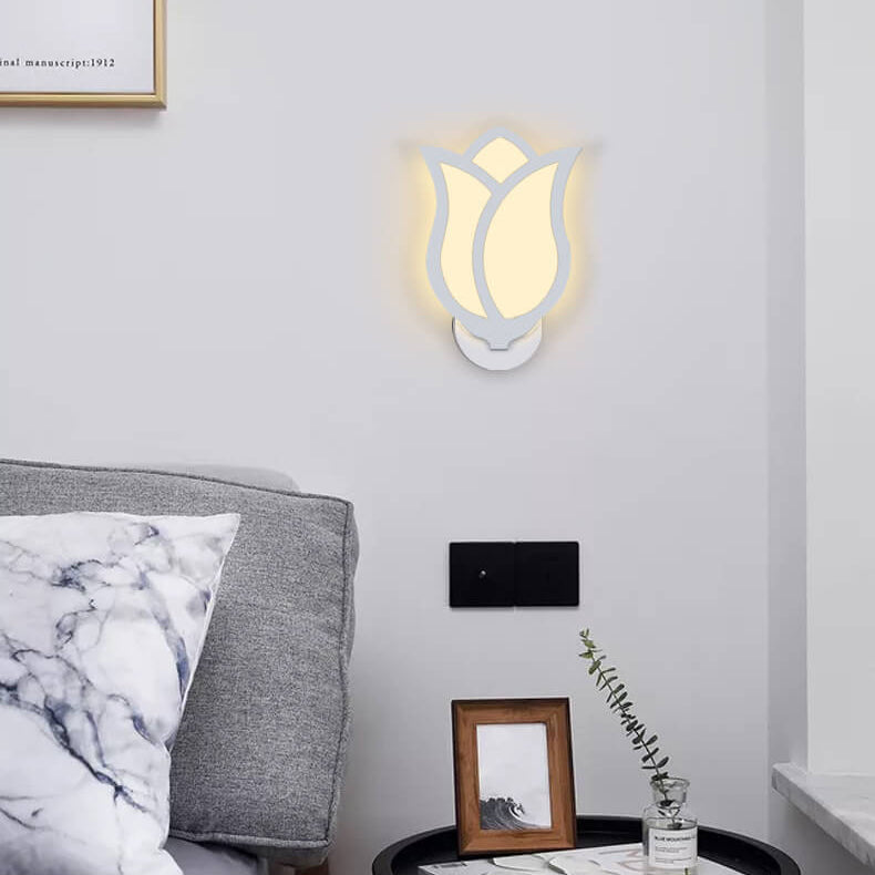 RoséGlow - Modern LED wall lamp in creative rose design