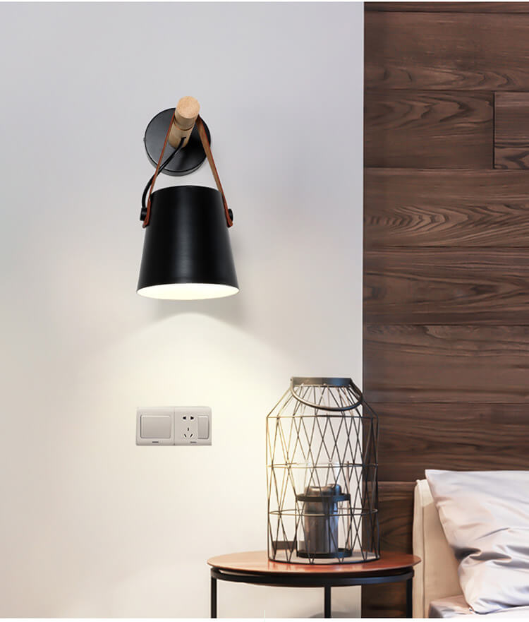 HoutArm - Wall lamp with iron lampshade and wooden arm 