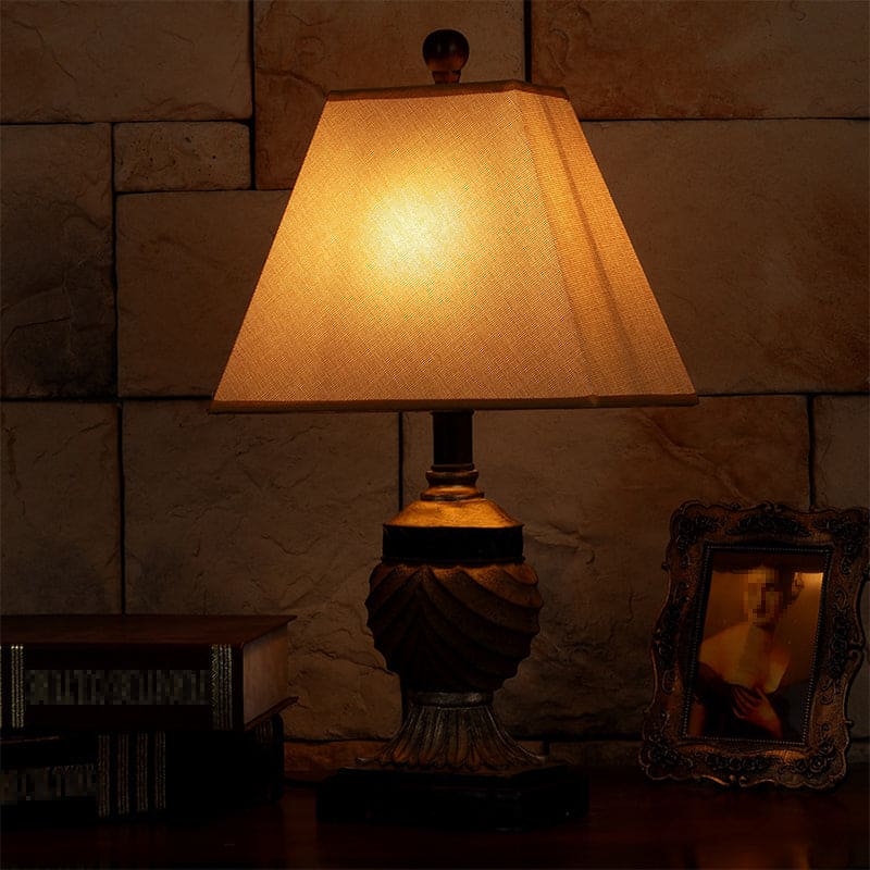 GloLamp - Table lamp with base in the shape of an urn