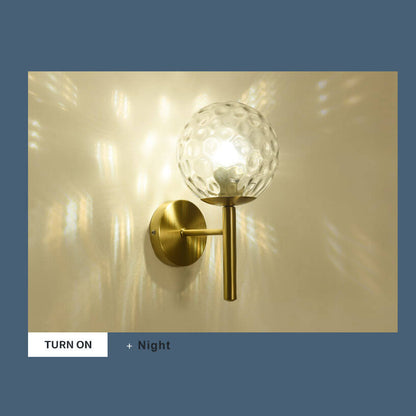 GloedBol - Modern glass ball wall lamp with 1 light and ball arm 