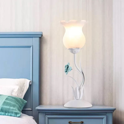 FloraLight - Flower Design Table Lamp for Bedside Table