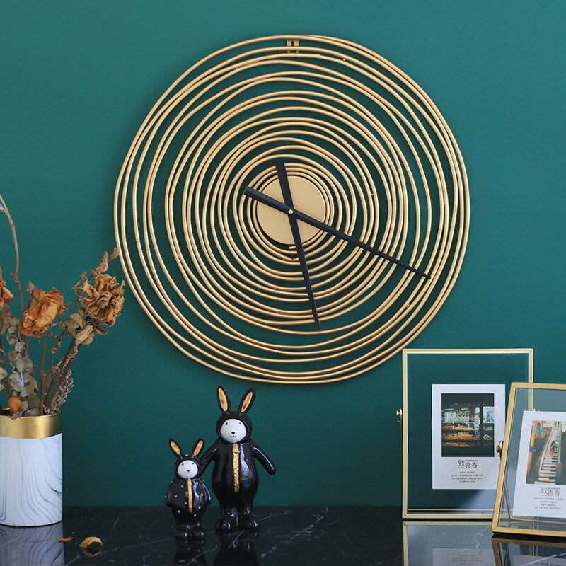 ShineStar - Stylish wall clock with golden elegance