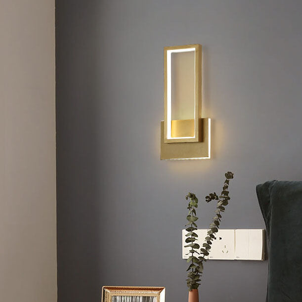 LumiDazzle - Luxurious gold LED wall lamp with minimalist design 