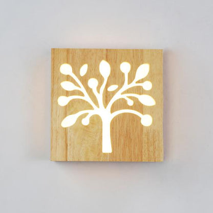 NatuurGlow - Moderne LED-wandlamp van massief hout met Happy Tree en geweimotief