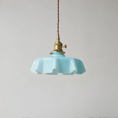 ClassicGleam - Timeless brass pendant lamp