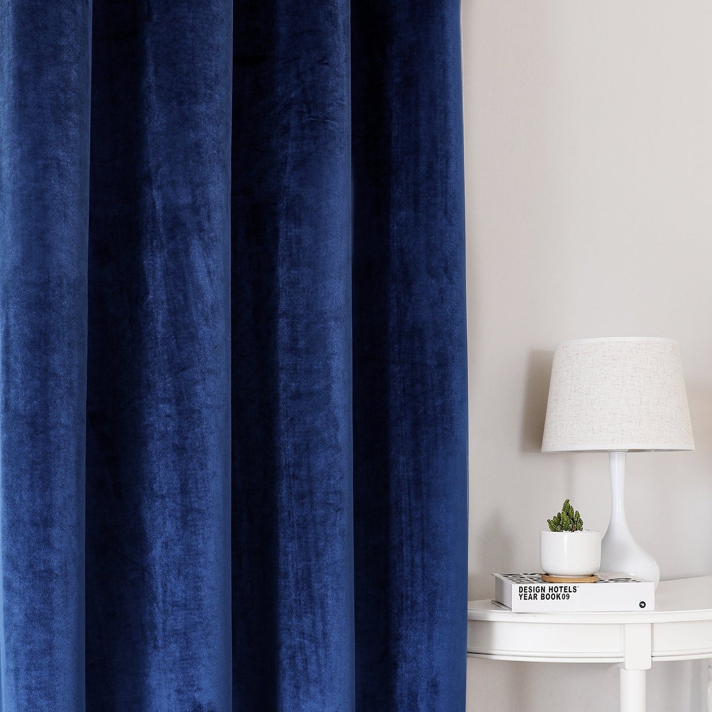 SleekVelvet - Modern Velvet Curtains, Plain and Thermal for Maximum Comfort 