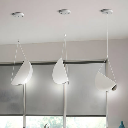 PureGlow – Linear Pendant Lamp in White 