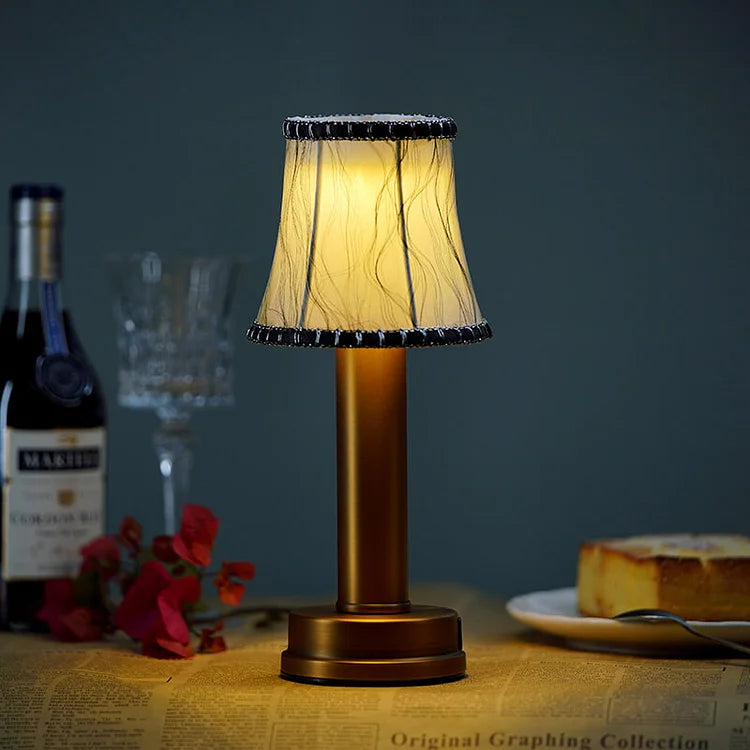 LuxeSilk - Wireless Table Lamp in Soft Metal 