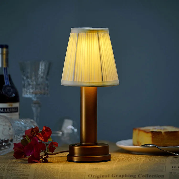 LuxeSilk - Wireless Table Lamp in Soft Metal 