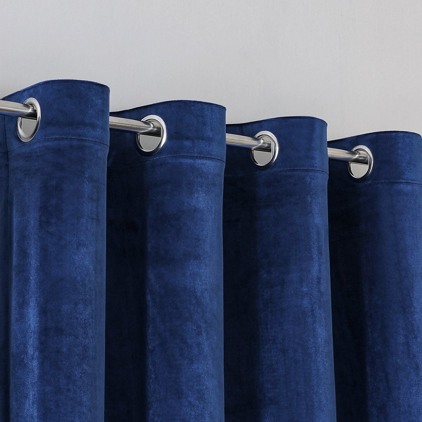 SleekVelvet - Modern Velvet Curtains, Plain and Thermal for Maximum Comfort 