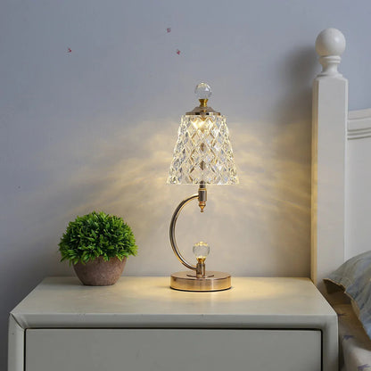 CrystalGlow – Vintage crystal table lamp 