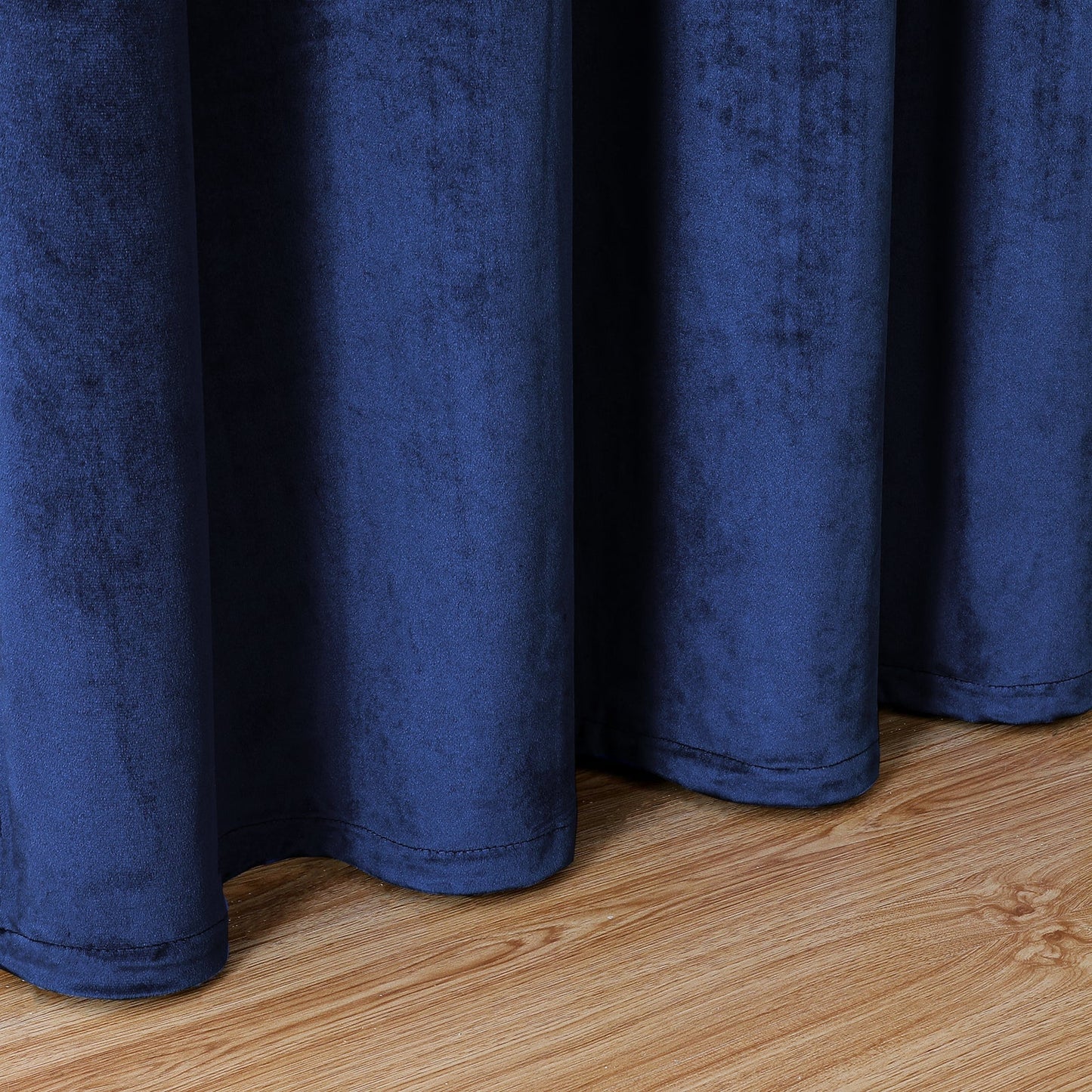 SleekVelvet - Modern Velvet Curtains, Plain and Thermal for Maximum Comfort 