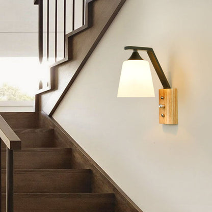 HoutenGloed - Simple wall lamp with wooden arm 