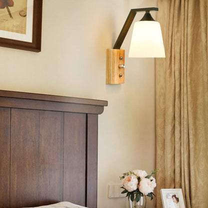 HoutenGloed - Simple wall lamp with wooden arm 