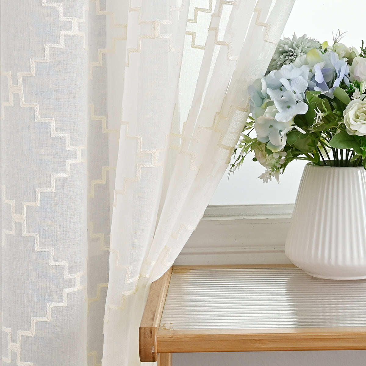 DiamondSheer - Transparent Voile with Wave Pattern