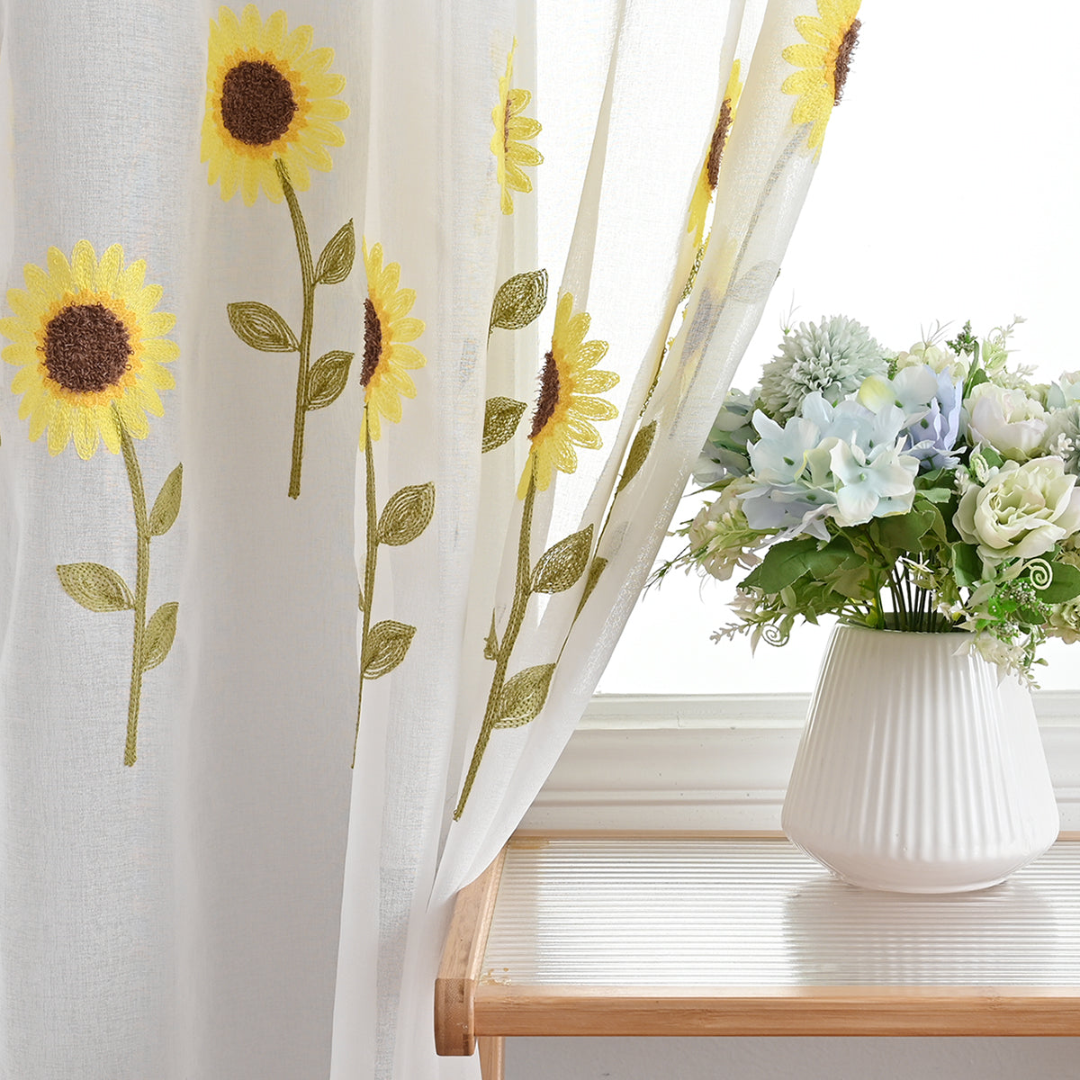 CountryBloom - Airy White Curtain with Sunflower Motif for a Farmhouse Decor