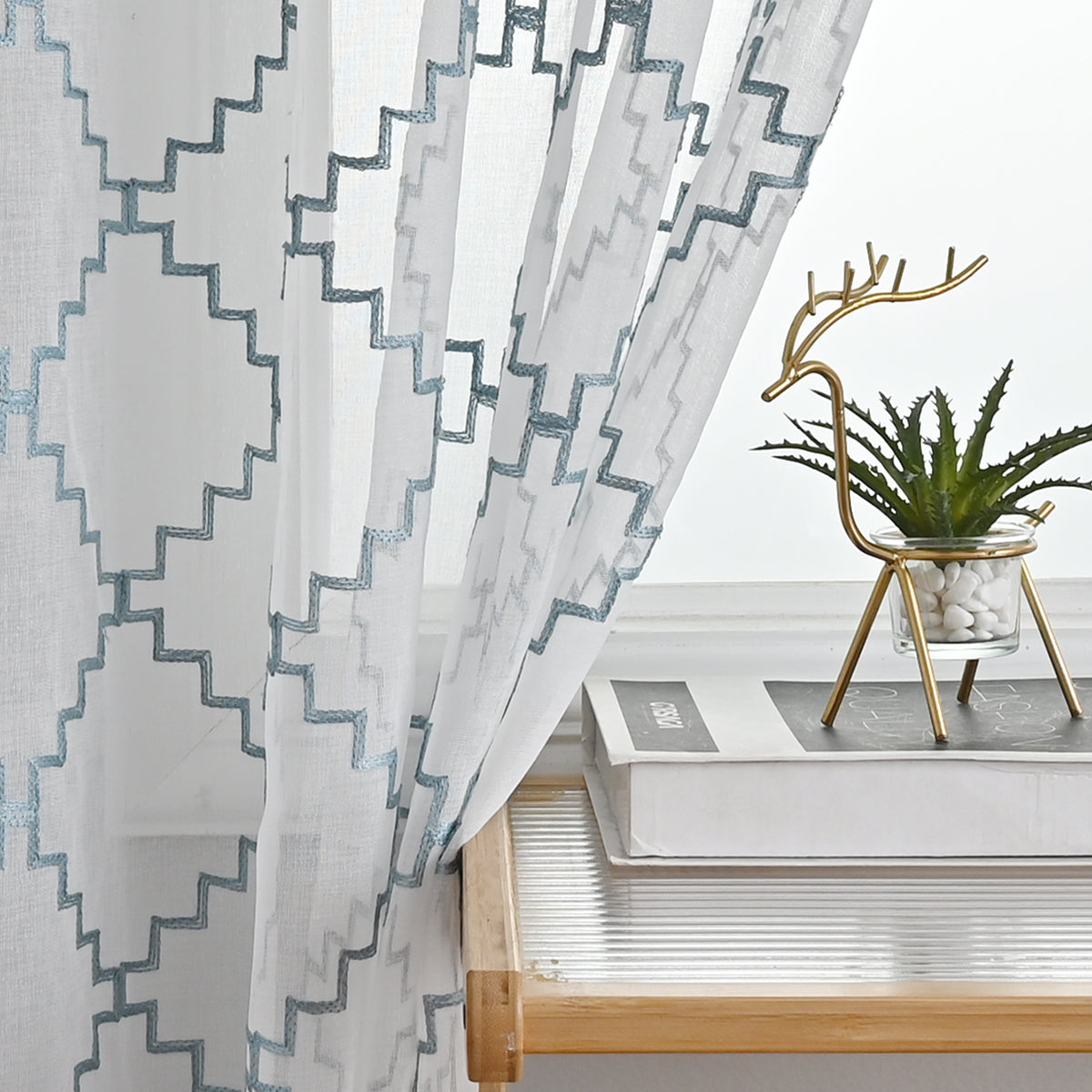 DiamondSheer - Transparent Voile with Wave Pattern