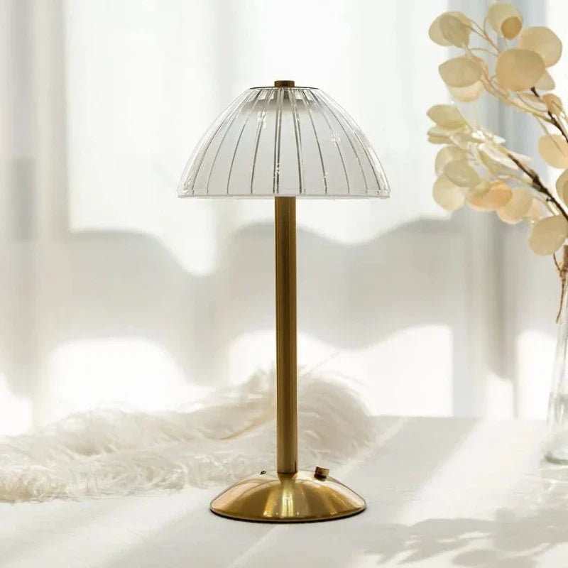 ChicCrystal - Rechargeable Table Lamp 