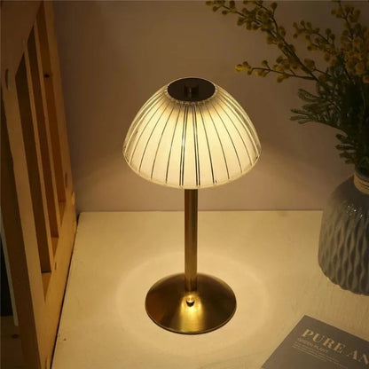 ChicCrystal - Rechargeable Table Lamp 