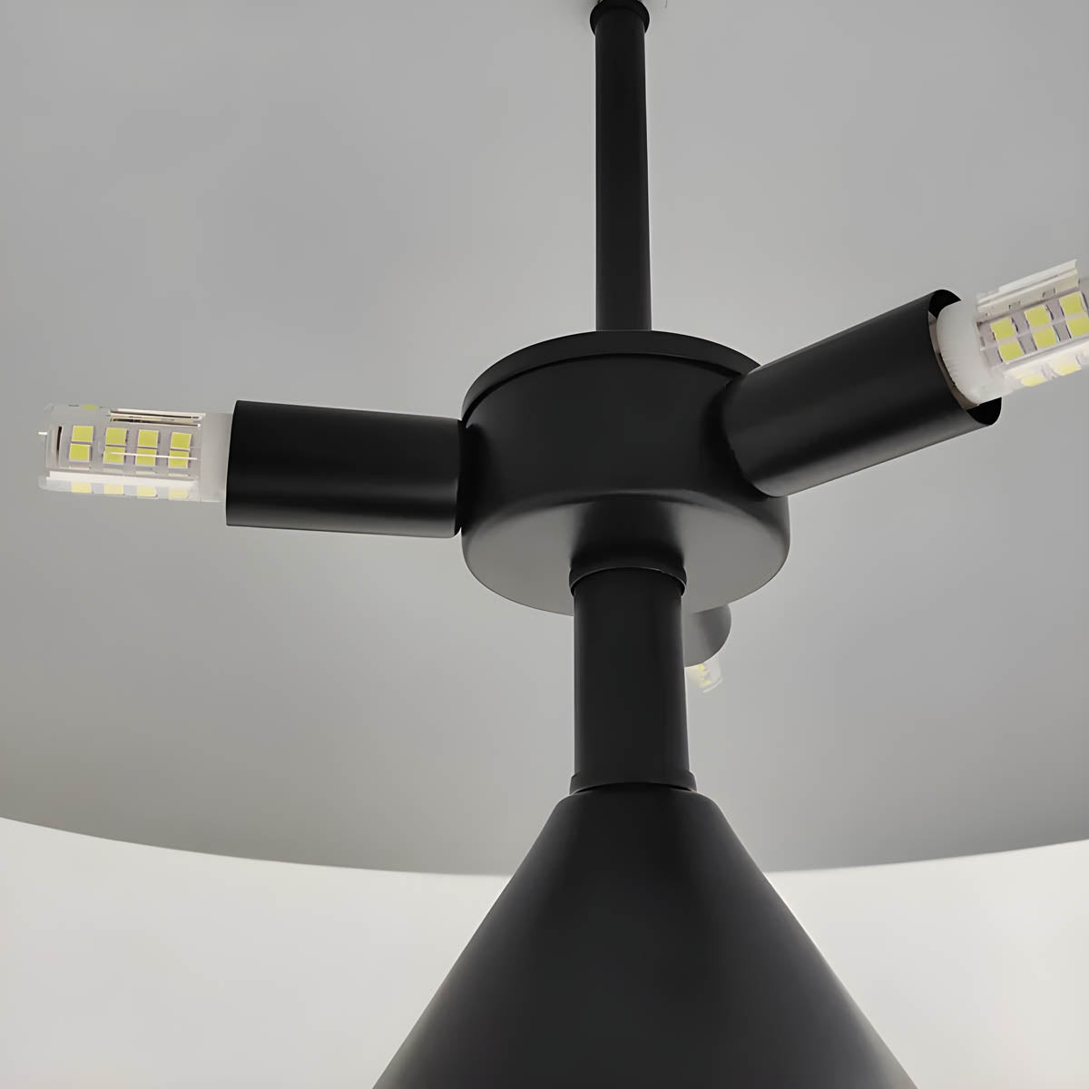 RadianceLuxe – Modern Pendant Lamp with Illuminating Design 