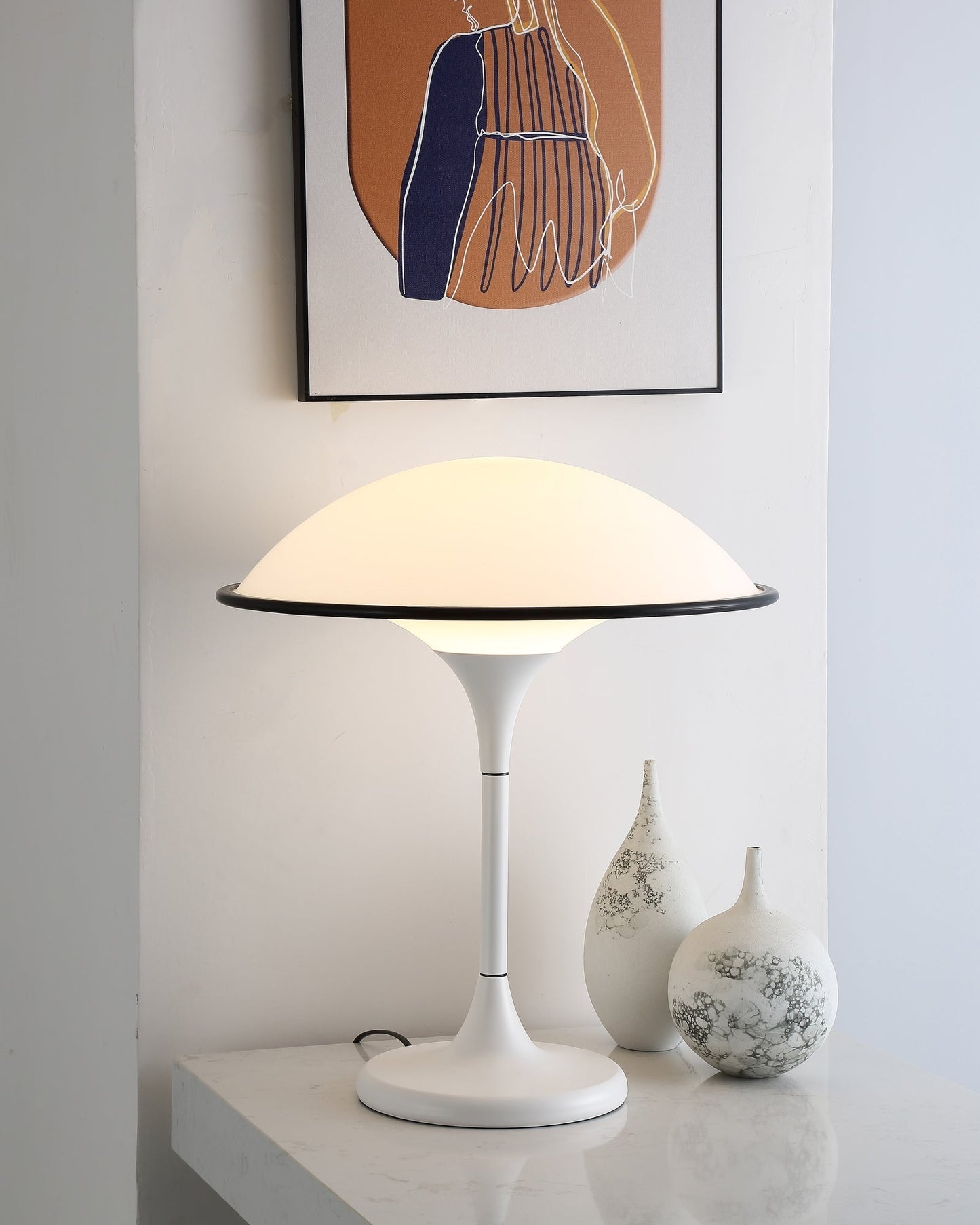 Fontana - Elegant Table Lamp