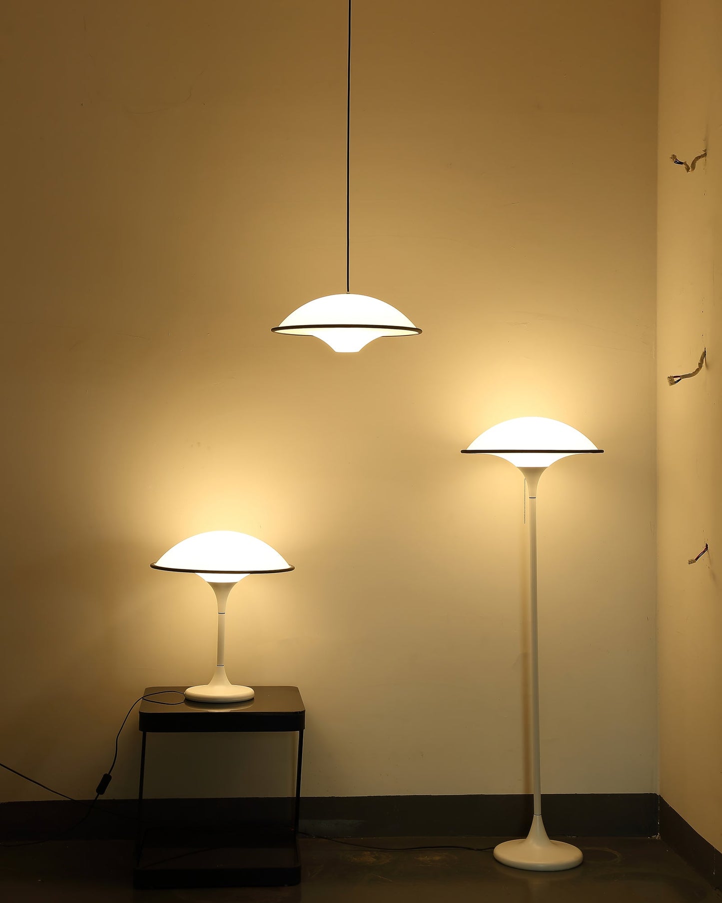 Fontana - Elegant Table Lamp