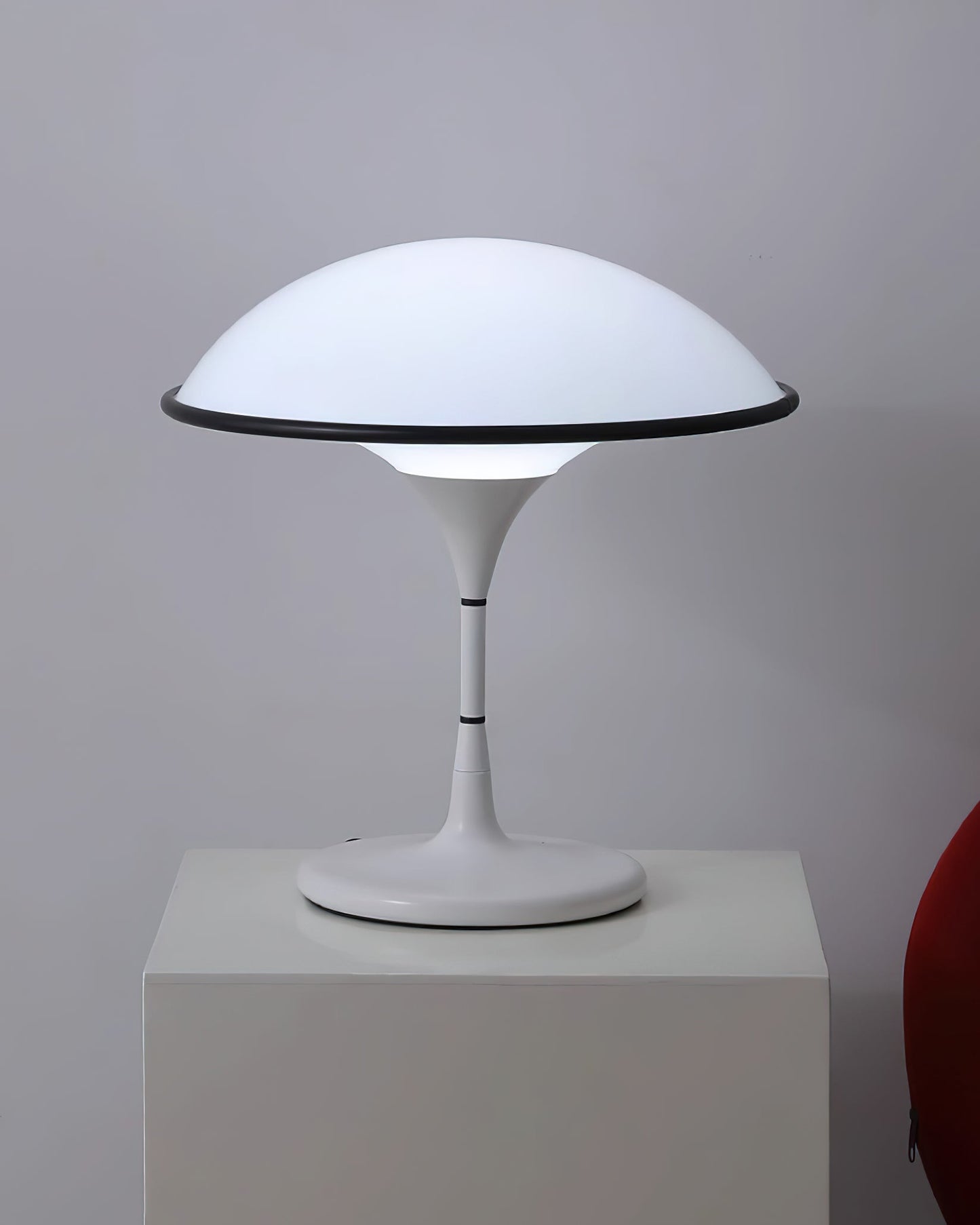 Fontana - Elegant Table Lamp