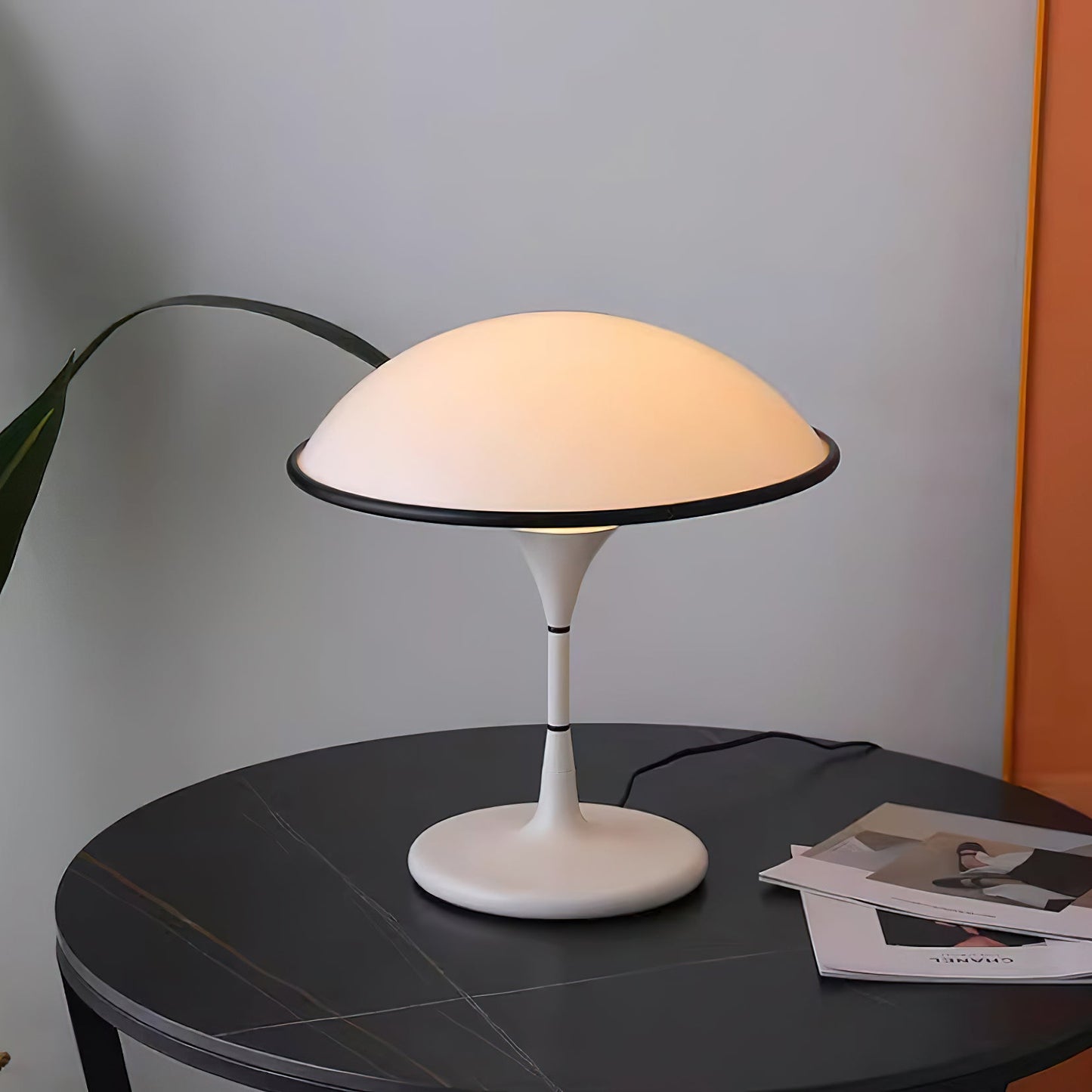 Fontana - Elegant Table Lamp