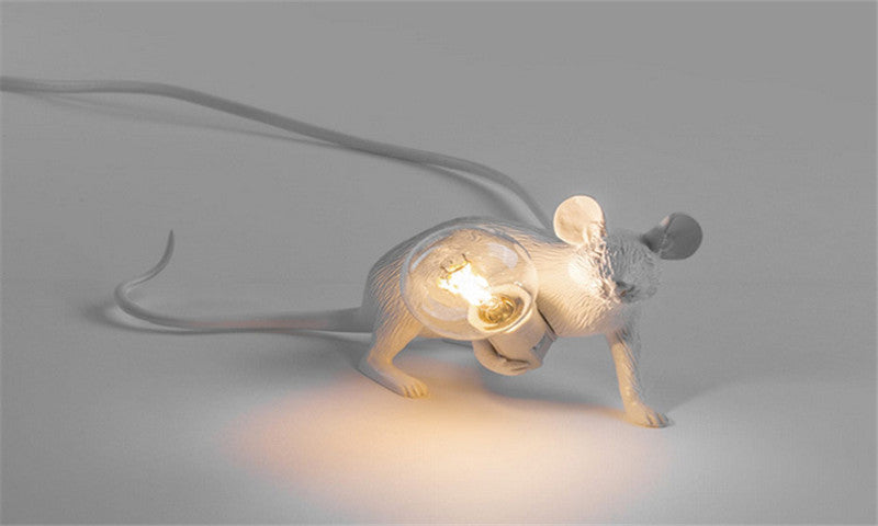 Cheeky Mouse - Creatieve en unieke tafel of kastlamp