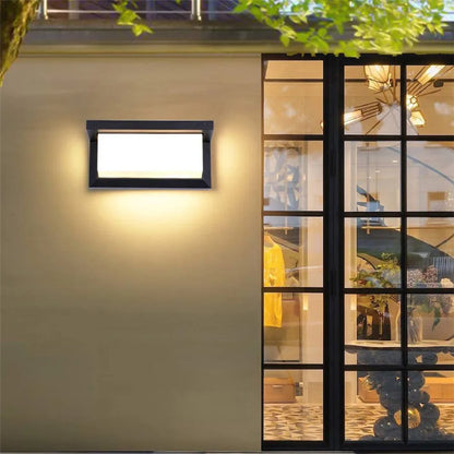 HorizonHalo - Modern Outdoor Wall Lamp