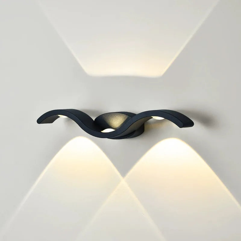 Illuminaire - Modern Wall Lamp 