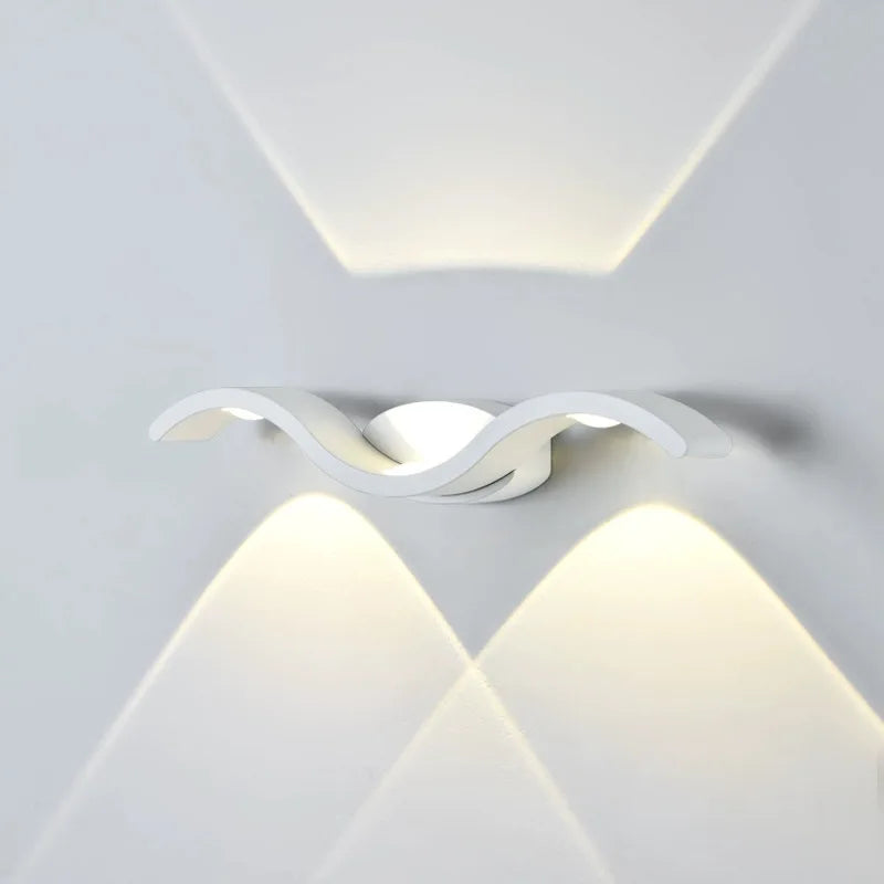 Illuminaire - Modern Wall Lamp 