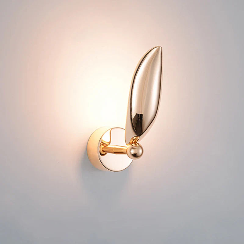 GoldenHorizon - Seagull Shaped Wall Lamp in Gold