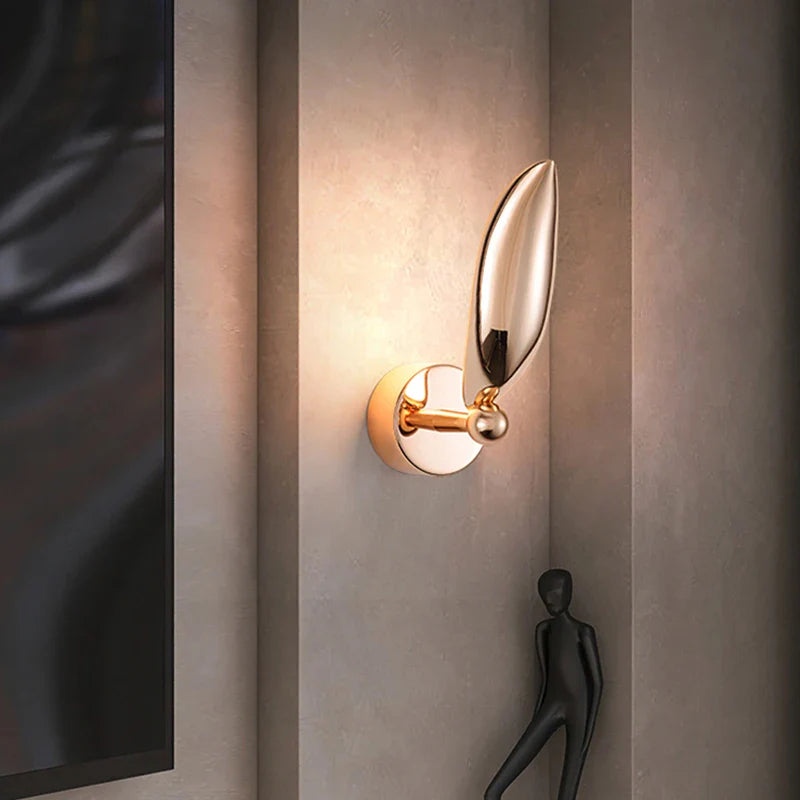 GoldenHorizon - Seagull Shaped Wall Lamp in Gold