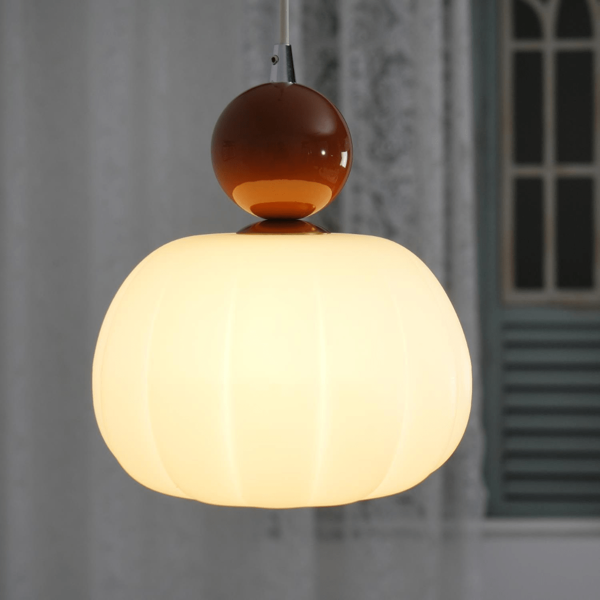 AuraLight - Subtle Pendant Lamp for an Elegant Atmosphere