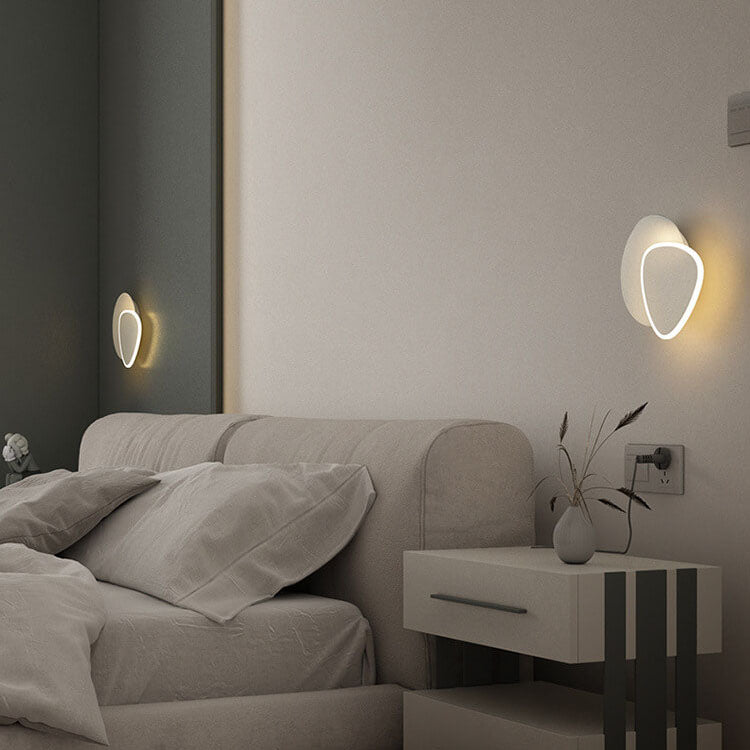 LichtLuxe - Modern LED wall lamp with various arm designs 