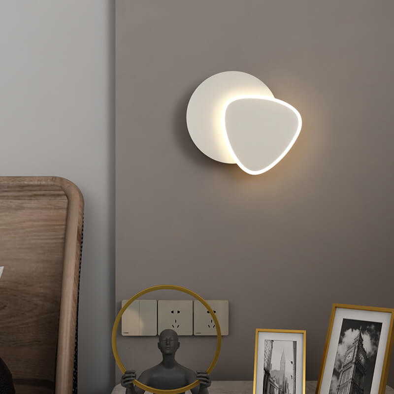 LichtLuxe - Modern LED wall lamp with various arm designs 