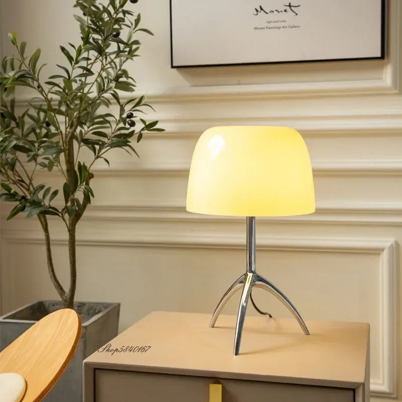 SophistiShine - Tripod Desk Lamp