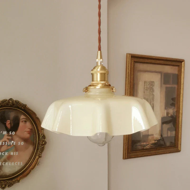 ClassicGleam - Timeless brass pendant lamp