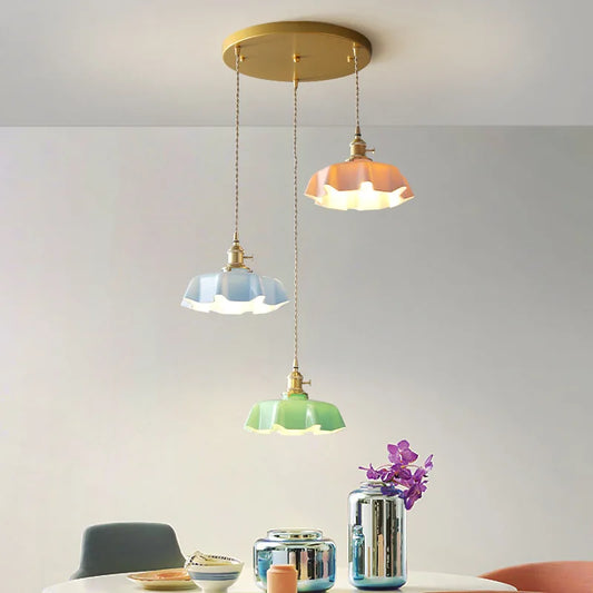 ClassicGleam - Timeless brass pendant lamp