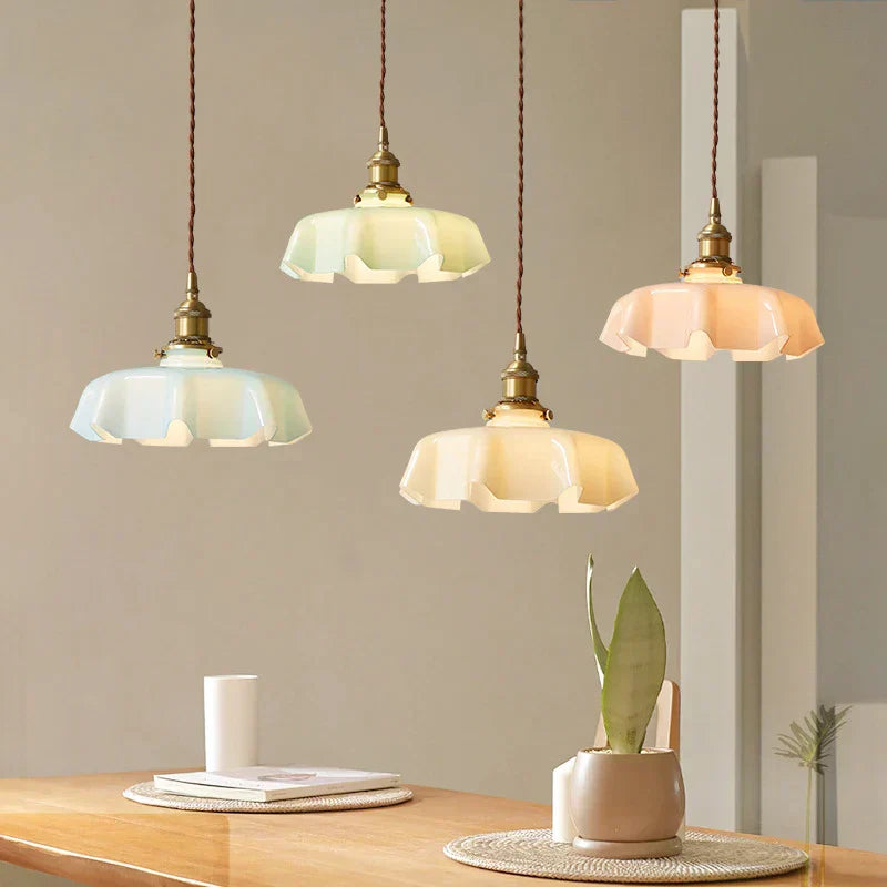 ClassicGleam - Timeless brass pendant lamp