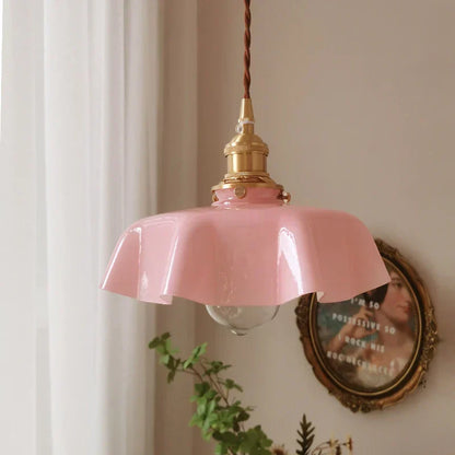 ClassicGleam - Timeless brass pendant lamp