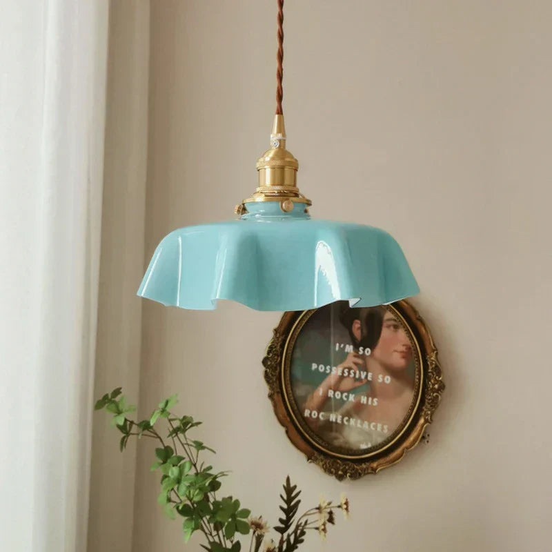 ClassicGleam - Timeless brass pendant lamp