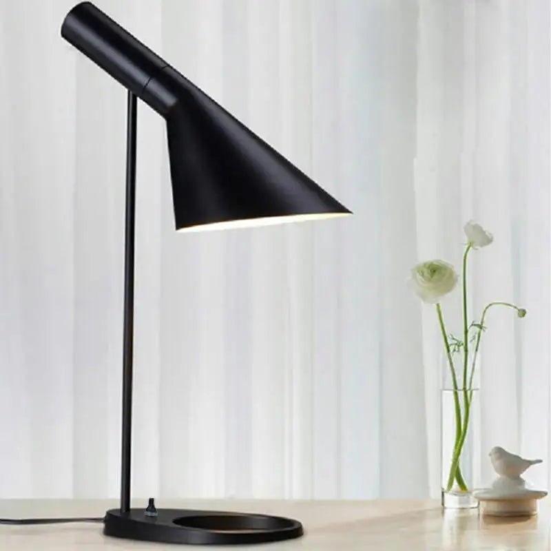 ChicLume - Modern Table Lamp Made of High Quality Metal