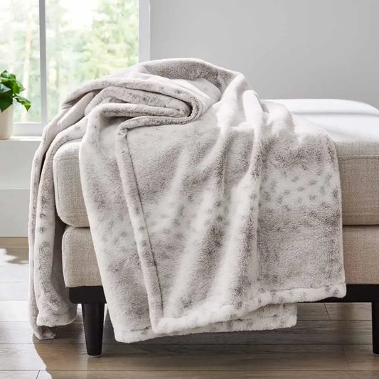 FauxFur Elegance - Reversible Micromink Blanket 