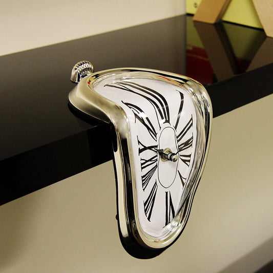 TimeFlow - Schmelzende Distorted-Wanduhr