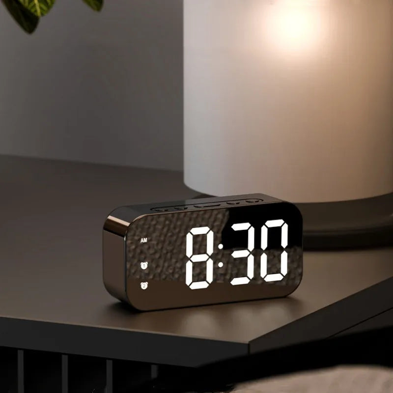 TimeGlow – LED Horloge met Temperatuurweergave en Dubbele Alarmfunctie