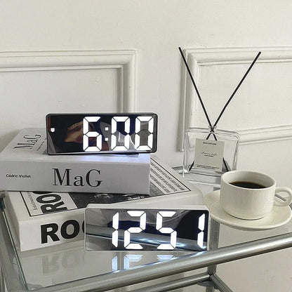 SmartWake – Electronic Mirror Alarm Clock with Alarm Function